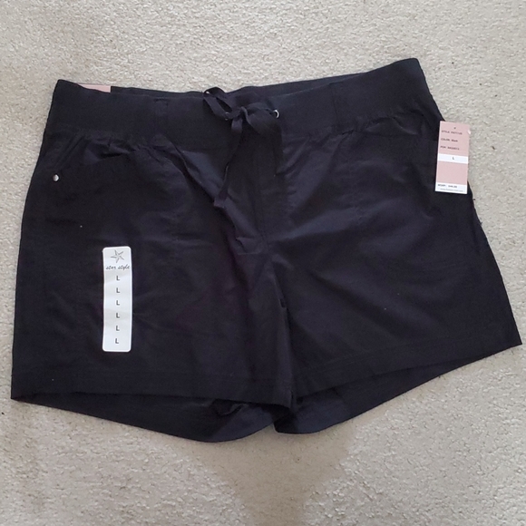 Black shorts with comfort waist band size large - Picture 1 of 5